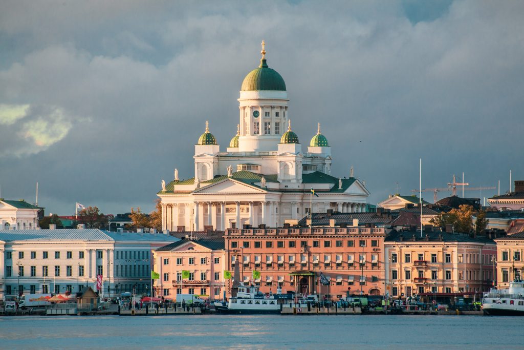 Helsinki katedrális és a város látképe